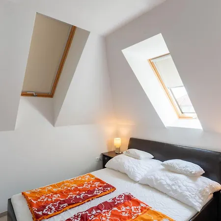 Apartament Vilagjaro *