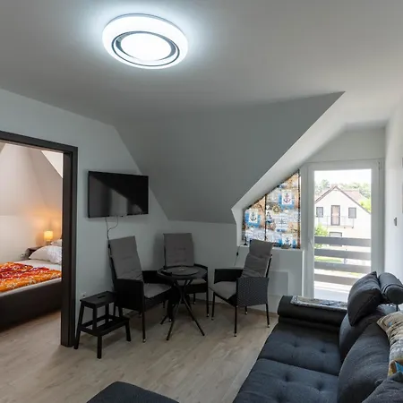 Apartament Vilagjaro *